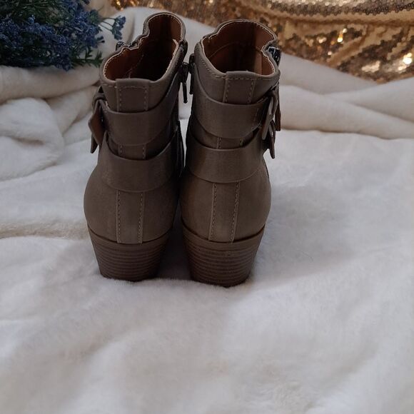 CLEARANCE Indigo Rd. Ankle Boots PERFECT STAPLE TO ANY WARDROBE - Picture 4 of 13